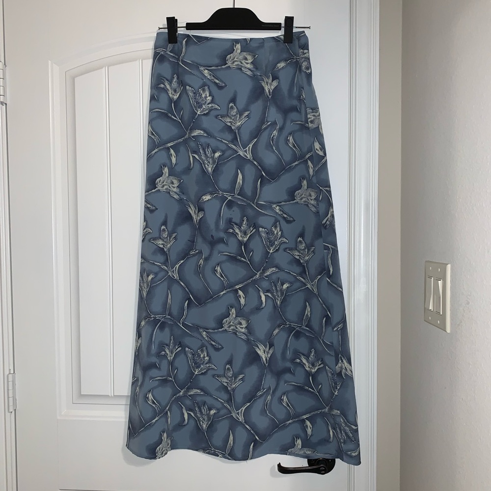 Blue floral south Dudley skirt